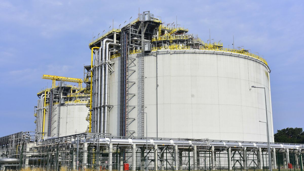 Komisja Europejska ma nakazać państwom członkowskim zapełnienie magazynów gazu 