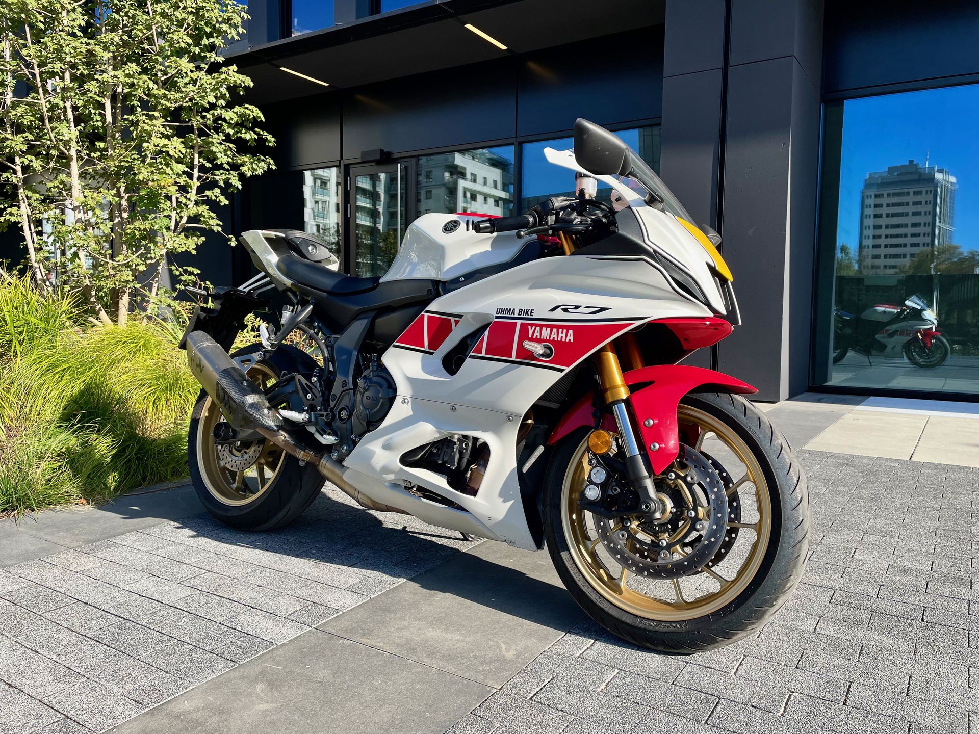 Yamaha R7