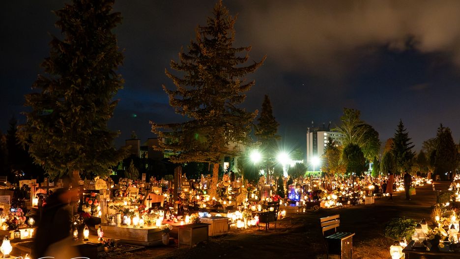 Wszystkich Świętych, cmentarz