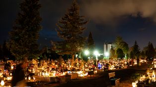 Cmentarze w Pile, Wyrzysku i Fanianowie nocą. Morze świateł
