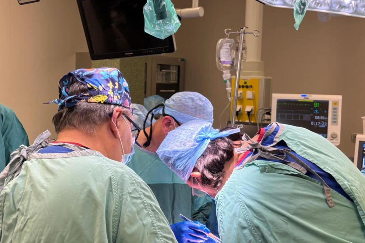 23-letnia pacjentka trafiła do szpitala z guzem jajnika