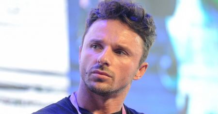 Qczaj otwiera się na temat MOLESTOWANIA I GWAŁTU w szczerym wywiadzie: "Strasznie się go bałem. Dziś wiem, że ochroniłem moje siostry"