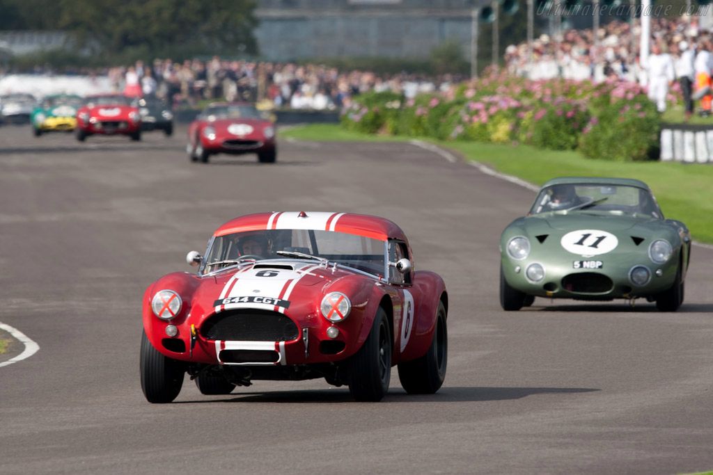 AC Shelby Cobra 289 Le Mans na torze Goodwood