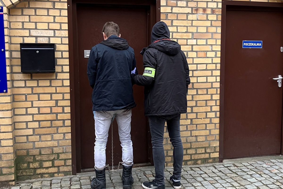 Koszmar w centrum Torunia. Zaatakował nożem 20-latka