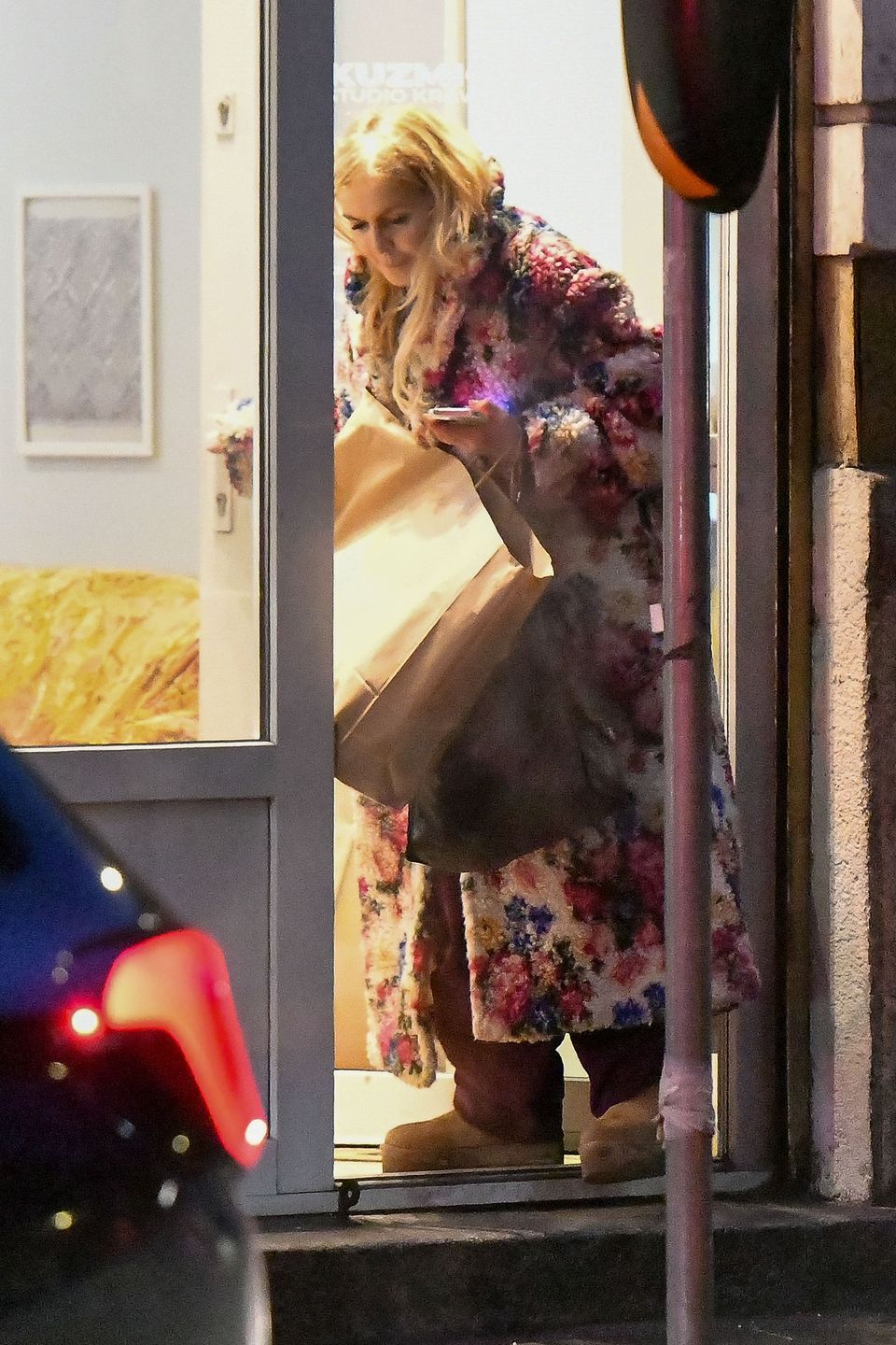 Monika Olejnik pędzi na przymiarki w futrze za 12 tys. zł