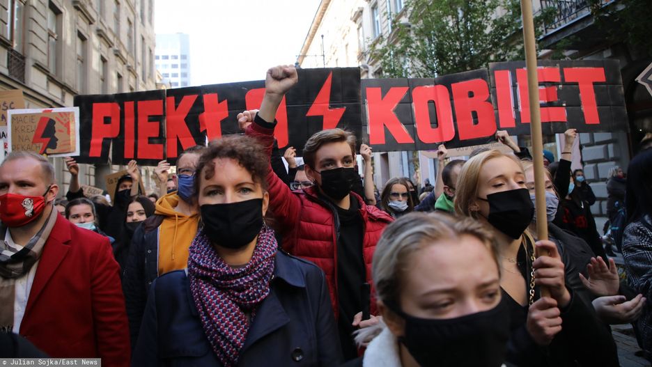 Protesty maja miejsce w całej Polsce. Tysiące ludzi wyszły na ulice dużych i małych miast
