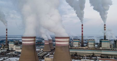 Przechodzą na prąd, żeby być "eko". Potrzebują więcej węgla