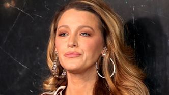 Blake Lively w żyrafim komplecie. Tym razem NIE ZACHWYCIŁA? "Wygląda, jakby się urwała z 2006 roku" (ZDJĘCIA)