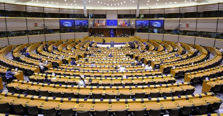 Szwecja. Europoseł odchodzi z polityki. Jego partner był skazany za pedofilię