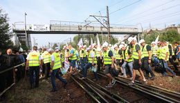 Gigant zwolnił 2,5 tys. ludzi. Czterech pracowników poszło do sądu