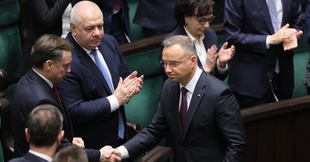 Duda wyszedł ze swojej roli? "Słowa niezgodne z czynami"
