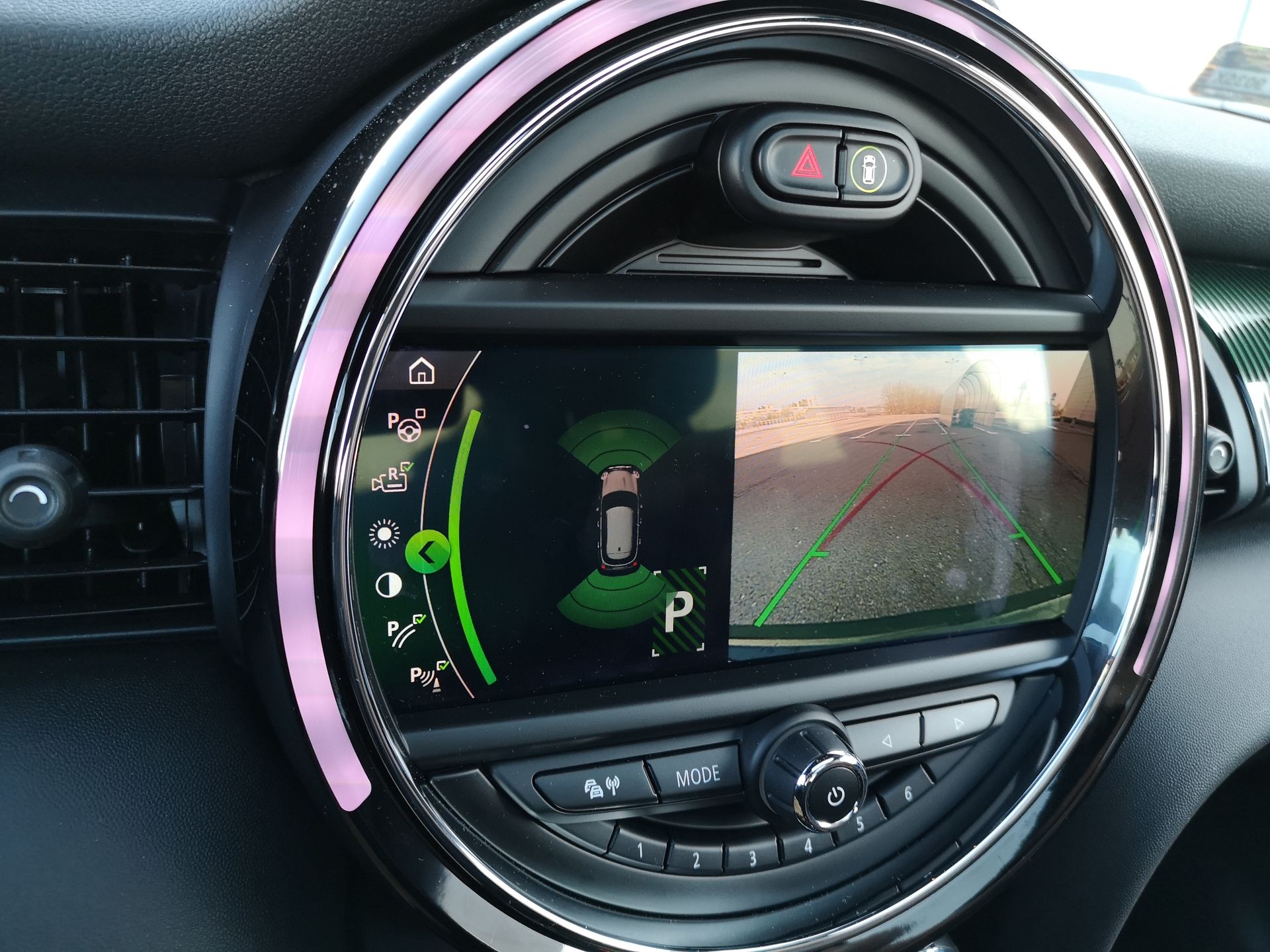 MINI Cooper S: aplikacja MINI Connected, obsługa systemu oraz audio Harman Kardon 11