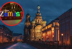 ZAMEŠTIM. Rosjanie ustawili osobliwy napis w Sankt Petersburgu