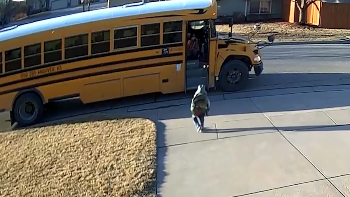 4-latek bardzo nie chciał iść do przedszkola. Postanowił to dobitnie zamanifestować