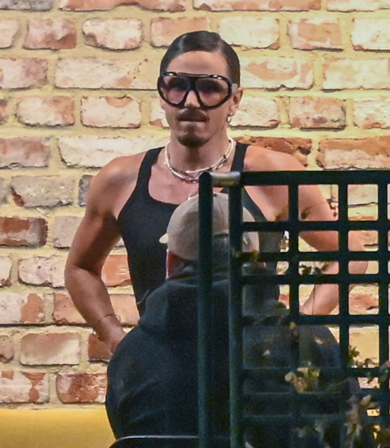 Michał Szpak imprezuje do drugiej w nocy 