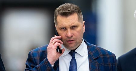 Emerytury nauczycielskie. Czarnek: powrót jest absolutnie potrzebny