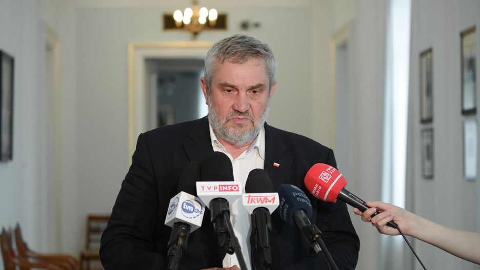 Jan Krzysztof Ardanowski
Warszawa, 19.06.2024. Przewodnicz�cy dzia�aj�cej przy prezydencie RP Rady ds. Rolnictwa i Obszar�w Wiejskich Jan Krzysztof Ardanowski podczas briefingu prasowego po posiedzeniu rady, 19 bm. w Belwederze w Warszawie. (amb) PAP/Marcin Obara
Marcin Obara
briefing, briefing prasowy, konferencja prasowa, Pa�ac Prezydencki, po posiedzeniu rady, polityk, polityka, posiedzenie rady, prasowy, Rada ds. Rolnictwa i Obszar�w Wiejskich, rolnictwo