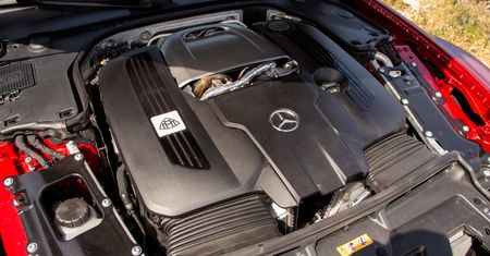 Mercedes jednak zostanie przy silnikach spalinowych. Kto mógł się tego spodziewać?