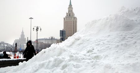 Pogoda. "Śnieżny armagedon" w Moskwie. Nawet Rosjan zaskoczyła zima (ZDJĘCIA)