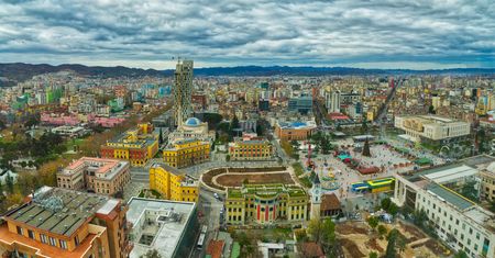 Tirana. Kolorowa stolica Albanii