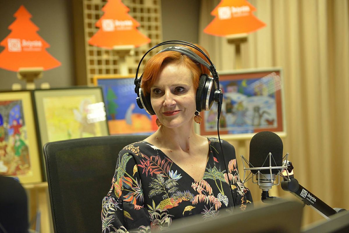 Agnieszka Kunikowska w studiu Programu I Polskiego Radia