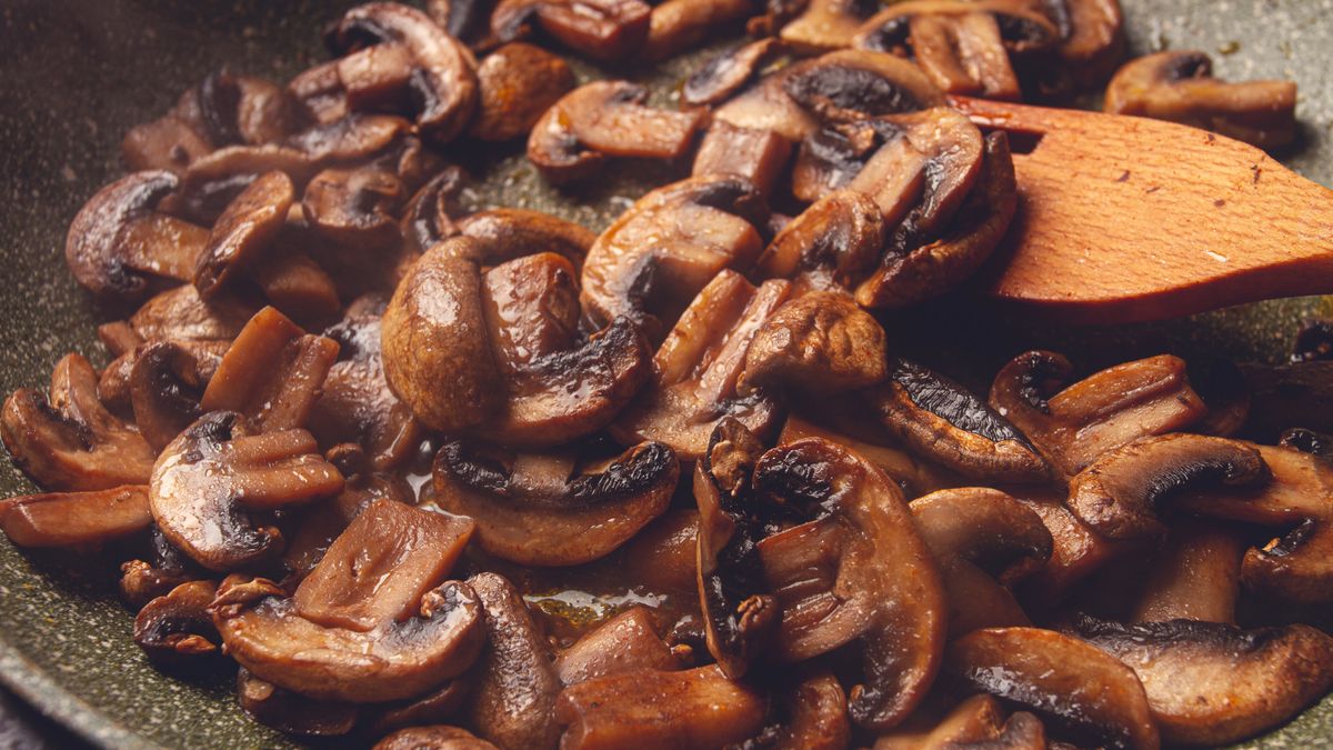 Jak smażyć pieczarki, aby nie ociekały tłuszczem?