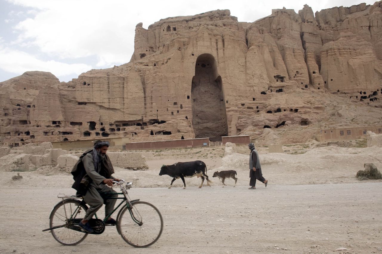 Ruins of ancient Buddha statues in Bamiyan