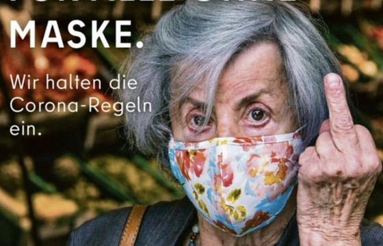 Berlin pokazuje środkowy palec tym, którzy nie noszą masek