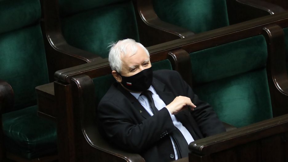 Ziobro i Gowin poza Sejmem? Jest sondaż