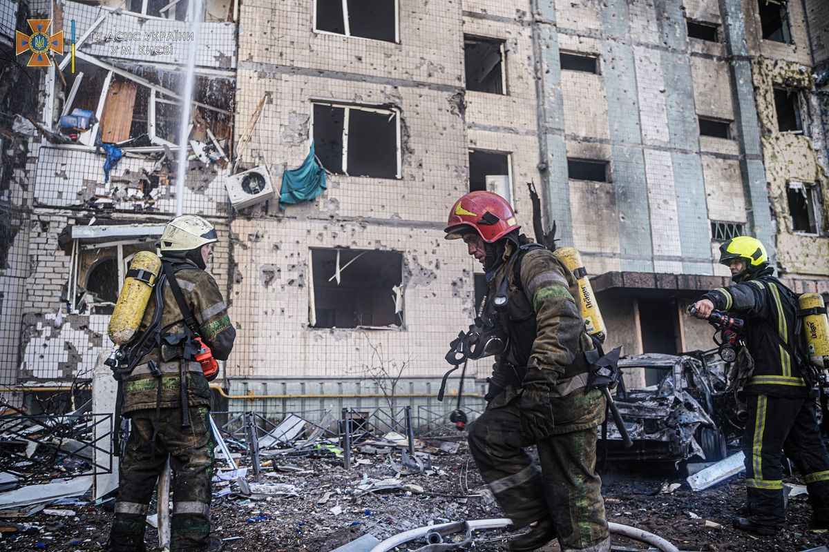 Akcja ratunkowa w Kijowie po ostrzale rosyjskich sił