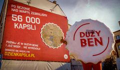 W Poznaniu zawieszono baner z recyklingu