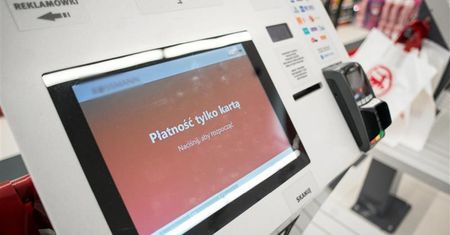 Rezygnacja z gotówki? Polacy odpowiedzieli jednogłośnie