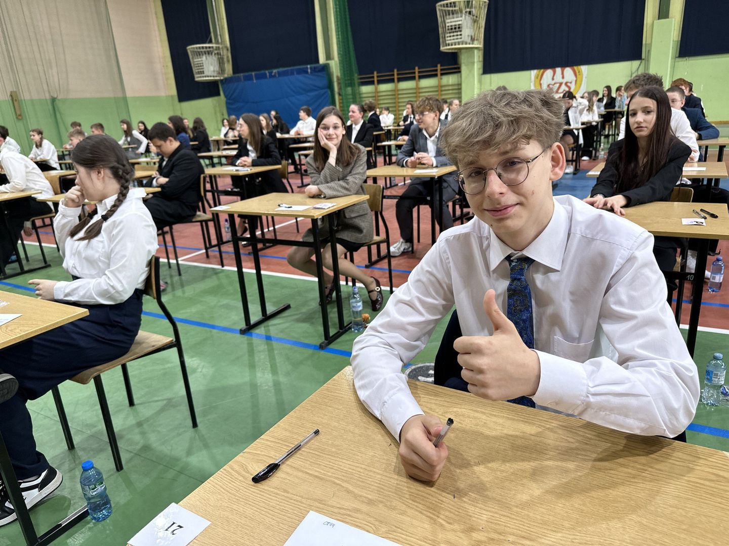 Egzamin ósmoklasisty w Tomaszowie 2025. Byliśmy w SP nr 1