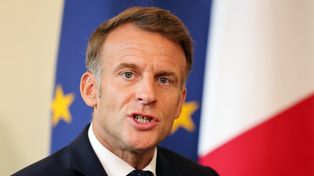 Francja szykuje się na trudny czas? Macron zwołuje liderów partii