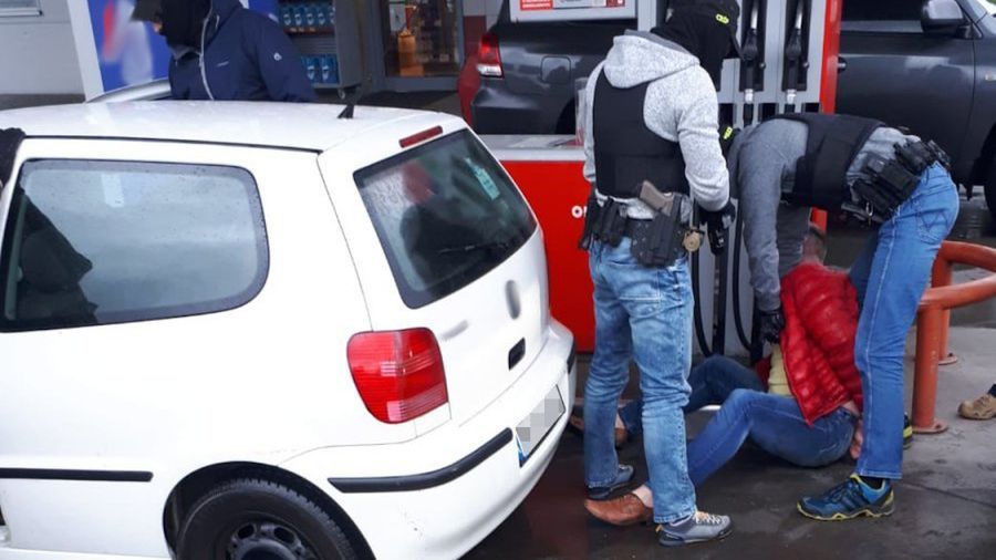 Zatrzymanie jednego z członków grupy