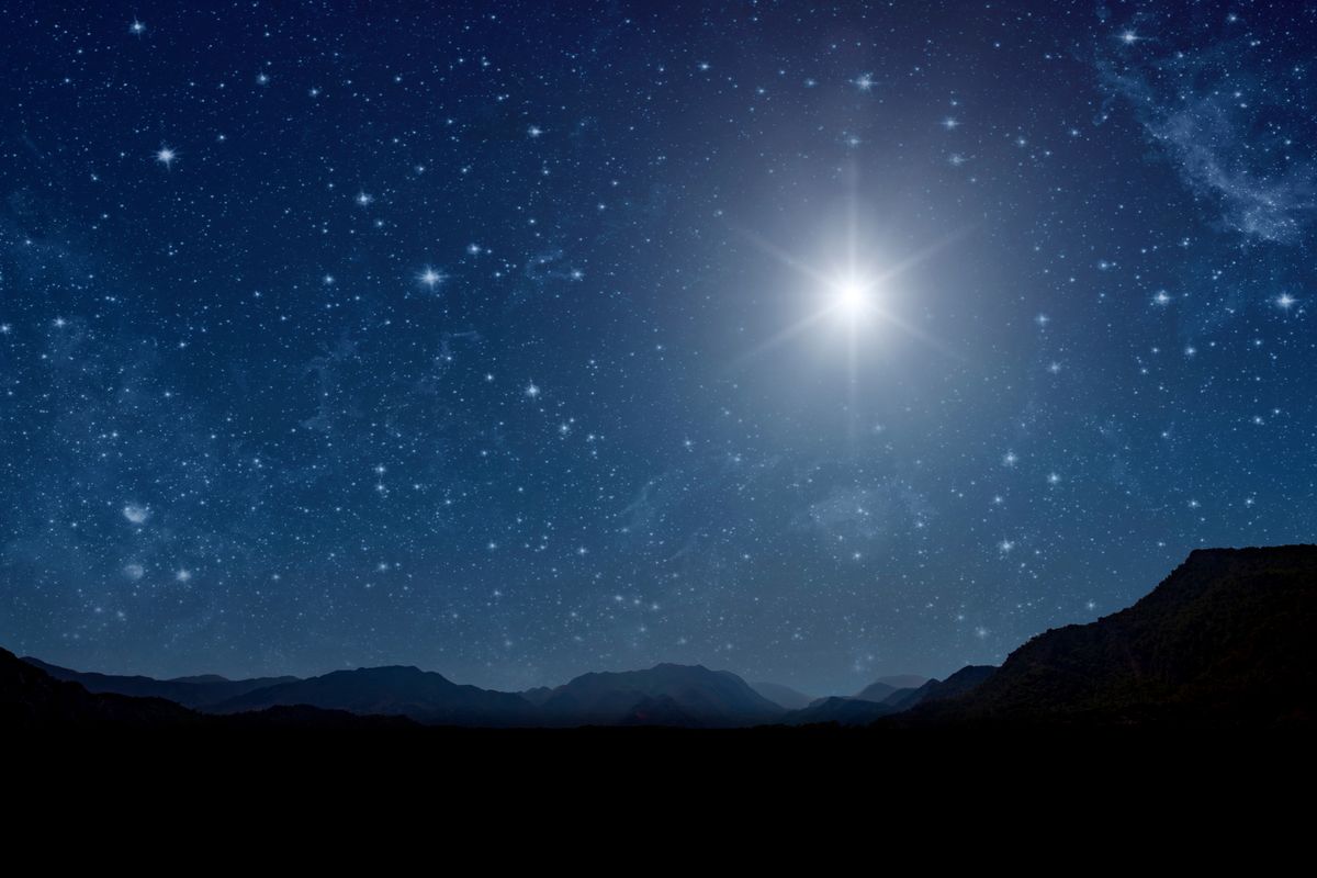 Kiedy w wigilię wypatrywać pierwszej gwiazdki na niebie? 