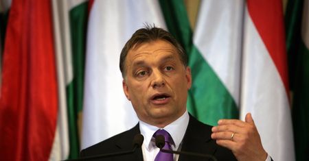 Polscy politycy chcieli “Budapeszt w Warszawie”? Oby się nie spełniło - Węgrzy opodatkują Internet