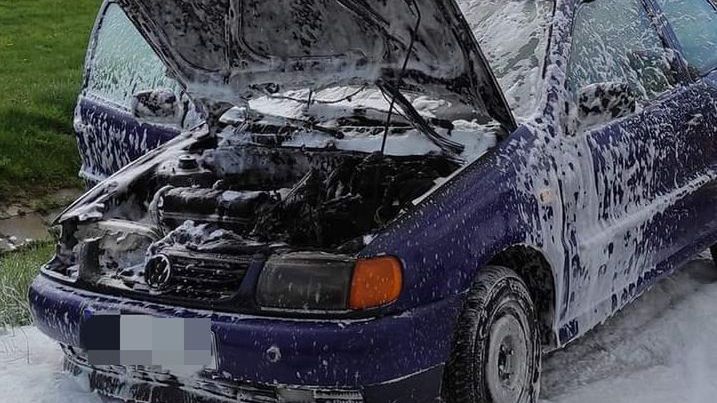 32-latkowi udało się szczęśliwie ewakuować z płonącego auta