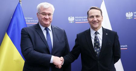Z takim ratunkiem przyszła Polska. Ukraiński minister dziękuje Sikorskiemu i Tuskowi