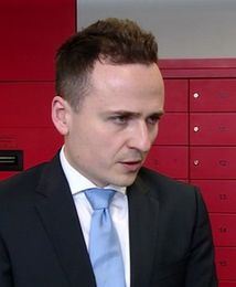 Poczta Polska angażuje się w program "Rodzina 500 plus". Pieniądze doręczy do domu lub na konto