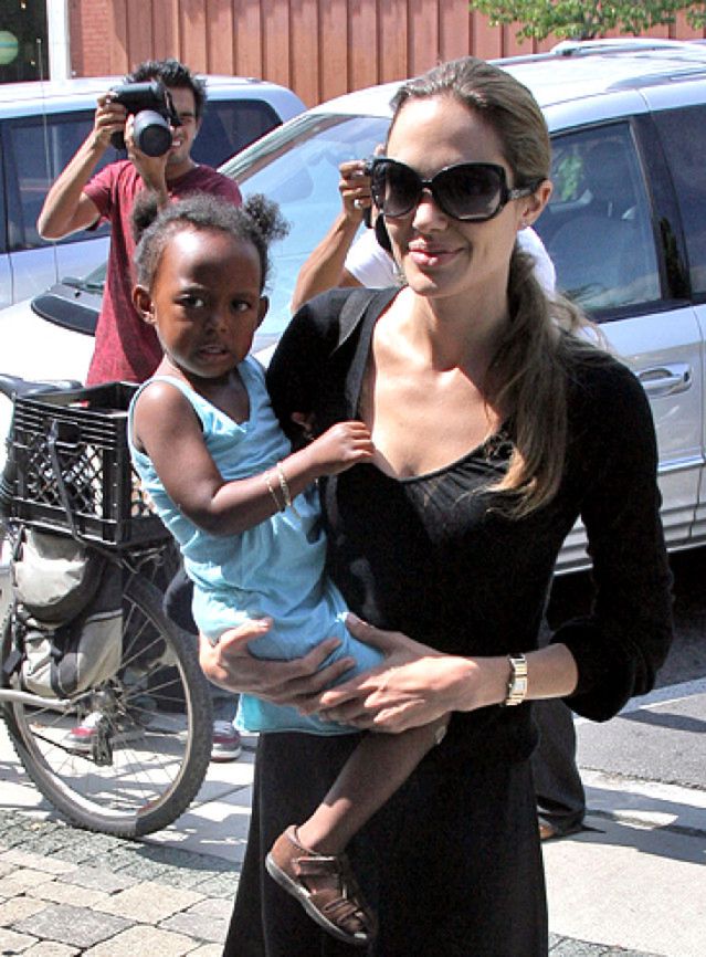 Angelina z córką 