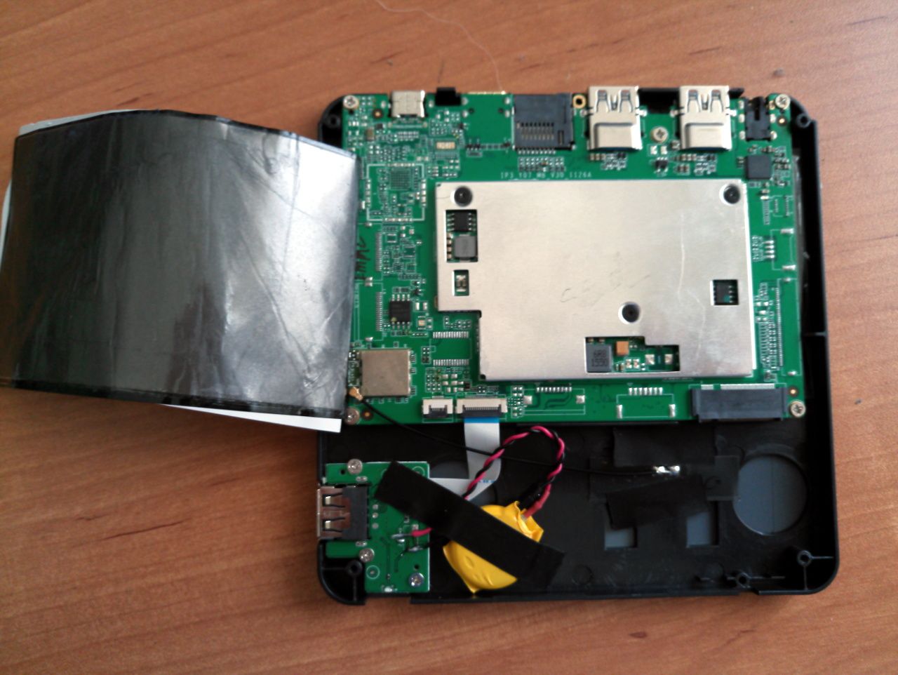 VOYO V3: test pięknego komputerka do salonu z Windowsem 10 i Atomem 5