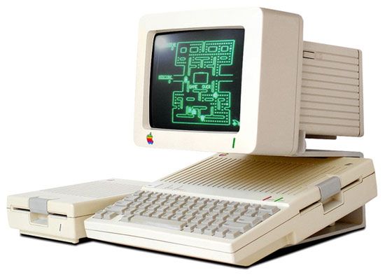 Monitor Apple II to postępująca integracja wizualna z komputerem. Bez Apple IIc monitor ten wygląda fatalnie. Apple IIc bez tego monitora wygląda... słabo.