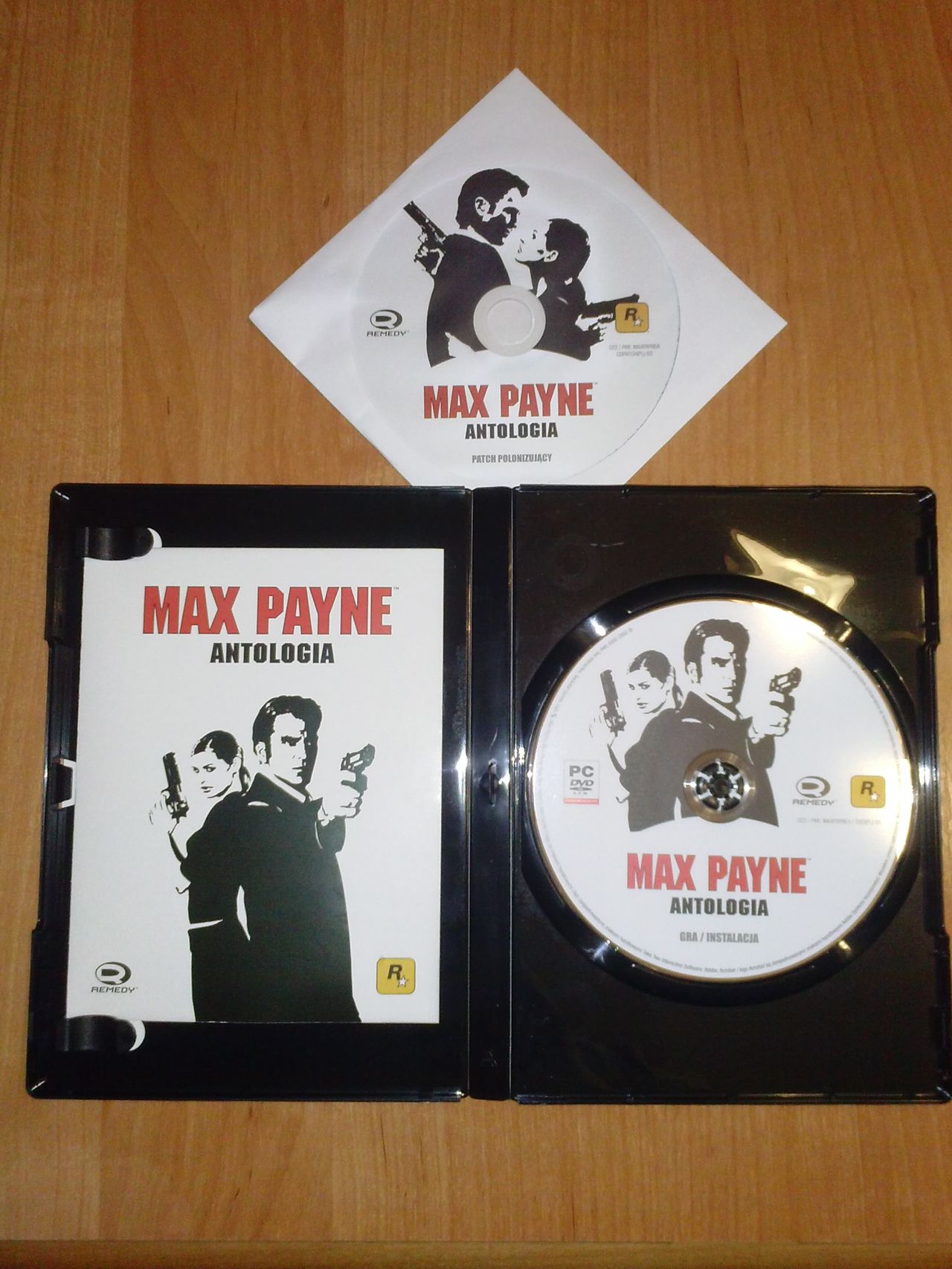 Max Payne Antologia - zawartość boxa.