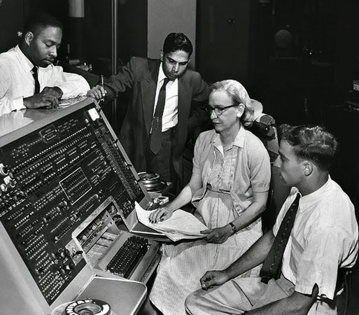 UNIVAC - www.elegantcoding.com