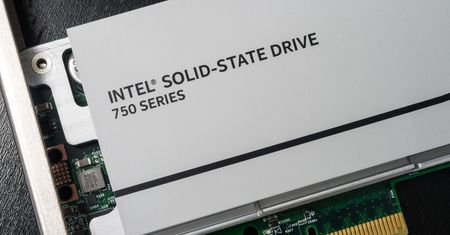 Test dysku Intel SSD 750 400 GB – dzięki PCIe bariera 2 GB/s została przełamana!