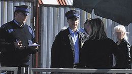 Policja nie potrafiła wyjaśnić, jaki był cel tak szeroko zakrojonej akcji przeciwko handlującym z pudeł. Poinformowała jednak, że to nie koniec tego typu działań.