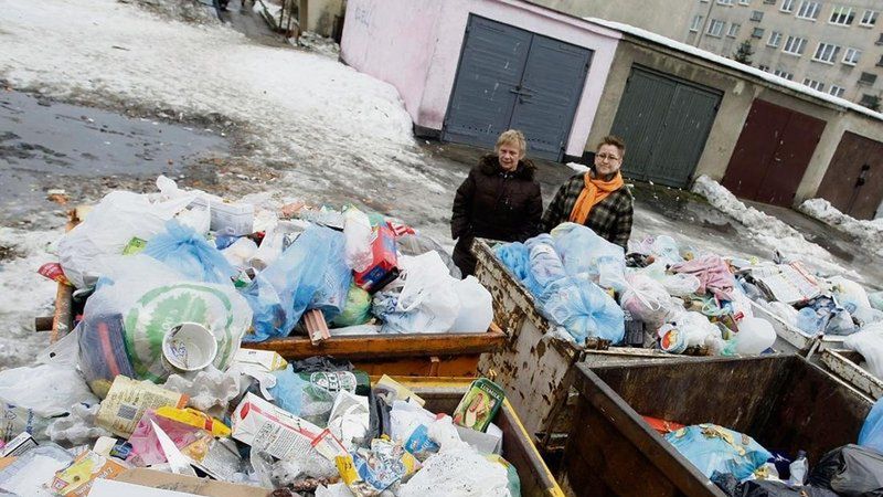 Taki widok to przed  naszymi blokami norma - mówią mieszkańcy ul. Związkowej i Żuławskiej na Oruni