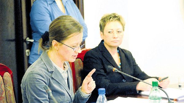 Ewa Pilawska (z lewej) przedstawiła łódzkim radnym swoje racje w sprawie kontroli