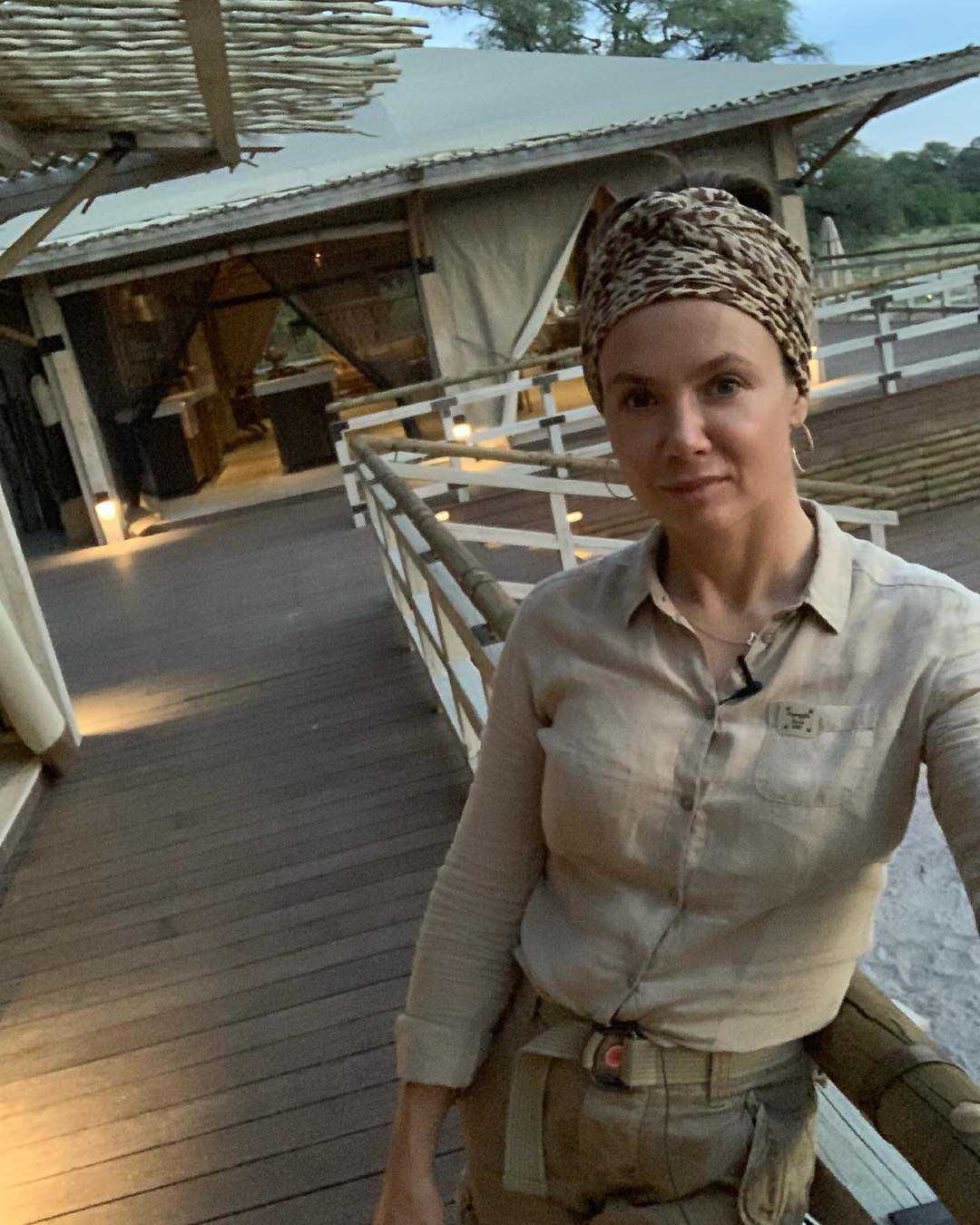 Kinga Rusin w Afryce obcuje z dzikimi zwierzętami